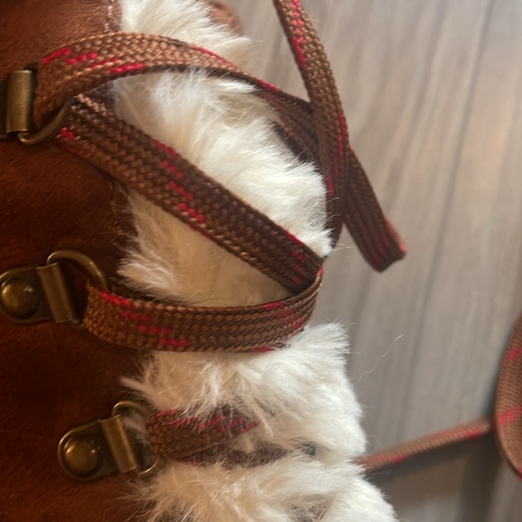 Target faux fur boots size 7 - Picture 14 of 15